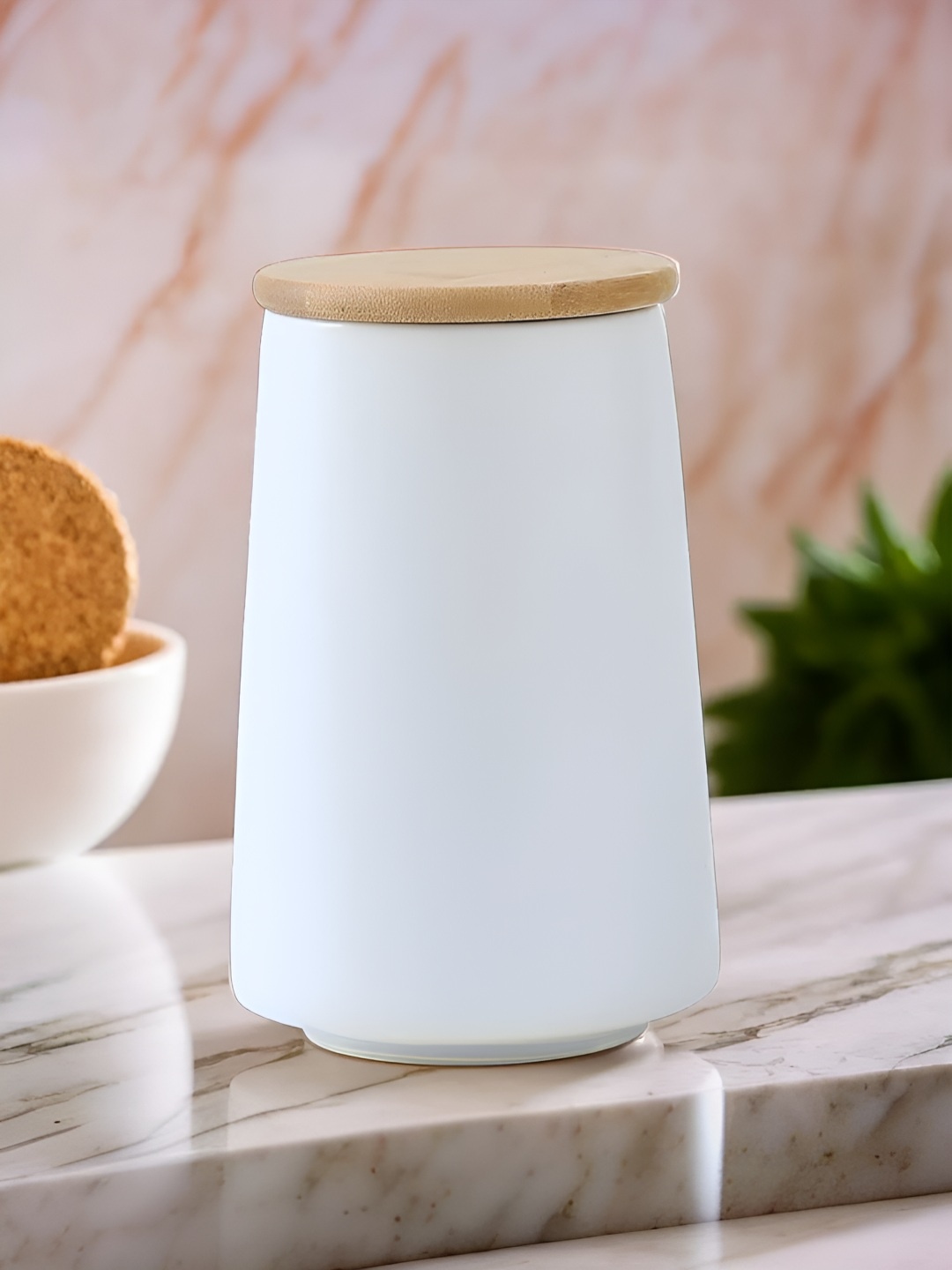 

UMAI White Ceramic Canister Container With Bamboo Lid-850 ML