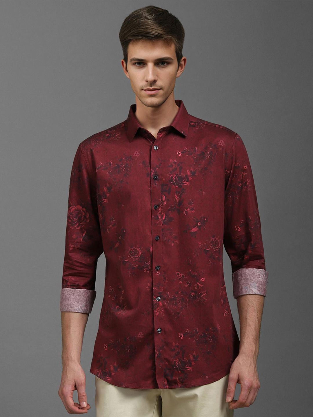 

Louis Philippe Sport Men Slim Fit Floral Opaque Printed Casual Shirt, Maroon