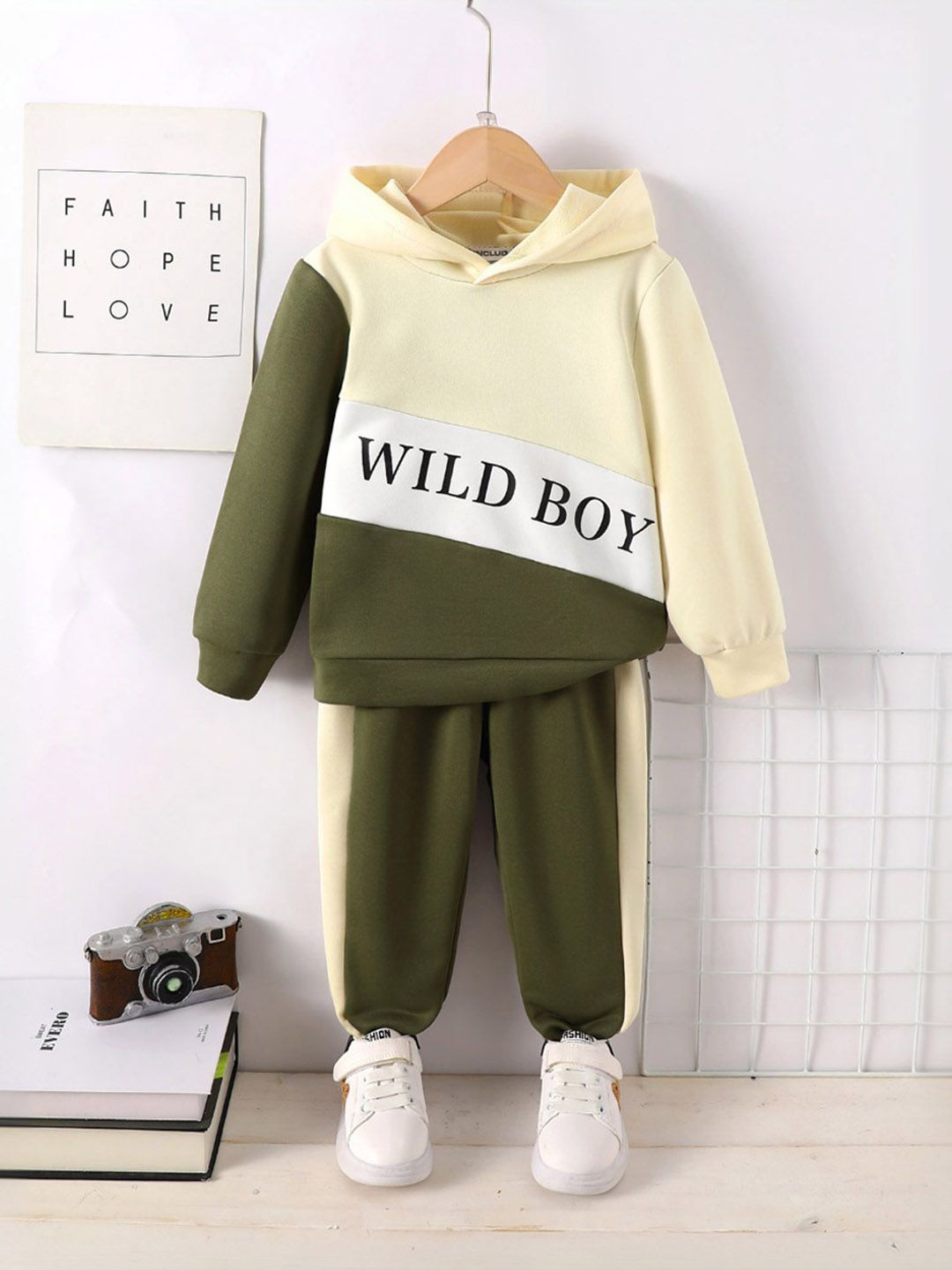 

INCLUD Boys Colourblocked Hooded Sweatshirt With Trousers, Olive