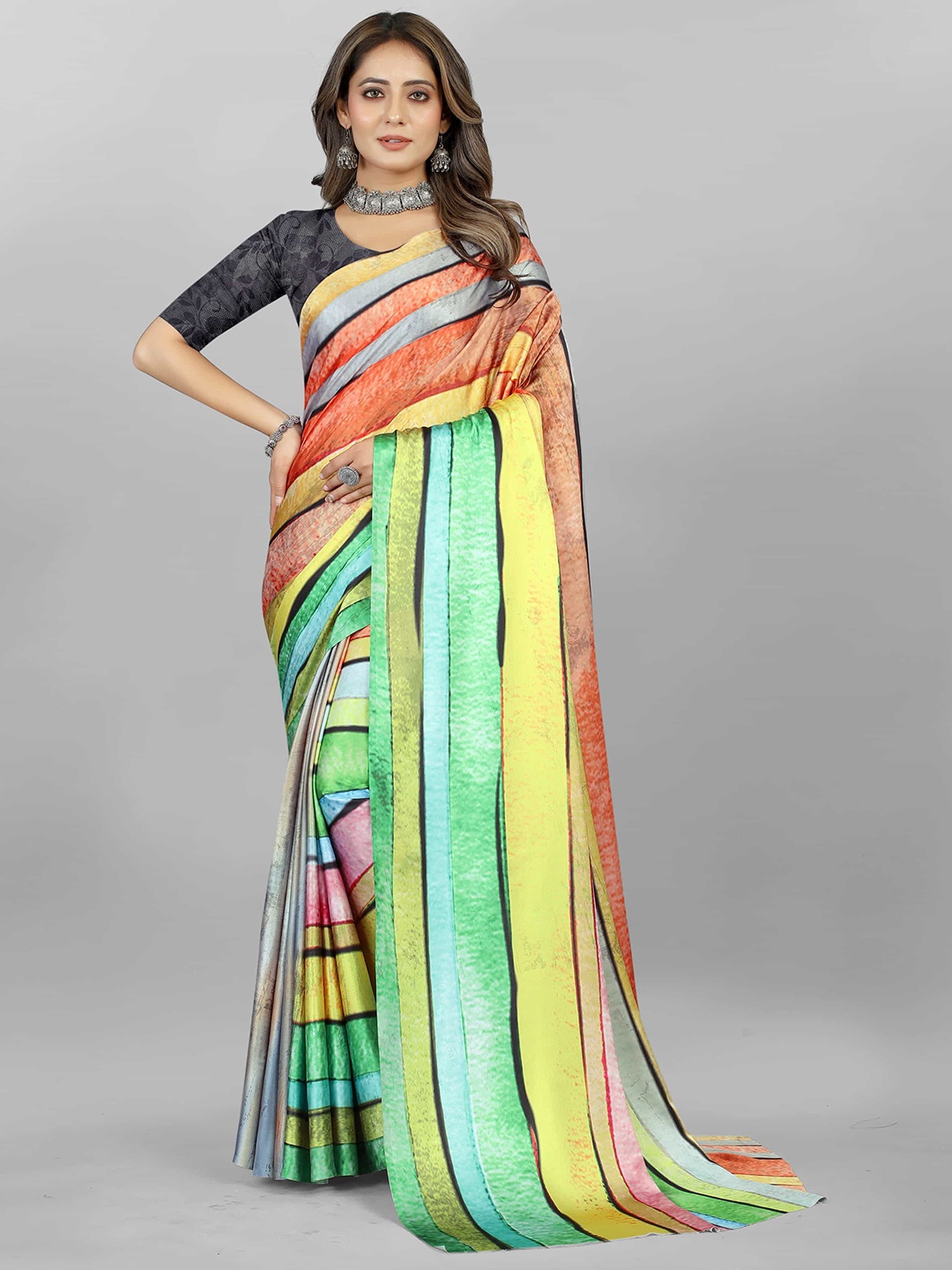

V3 FASHION STUDIO Ethnic Motifs Satin Saree, Green