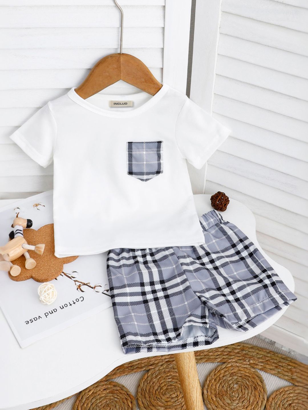 

INCLUD Boys Checked T-shirt with Shorts, White