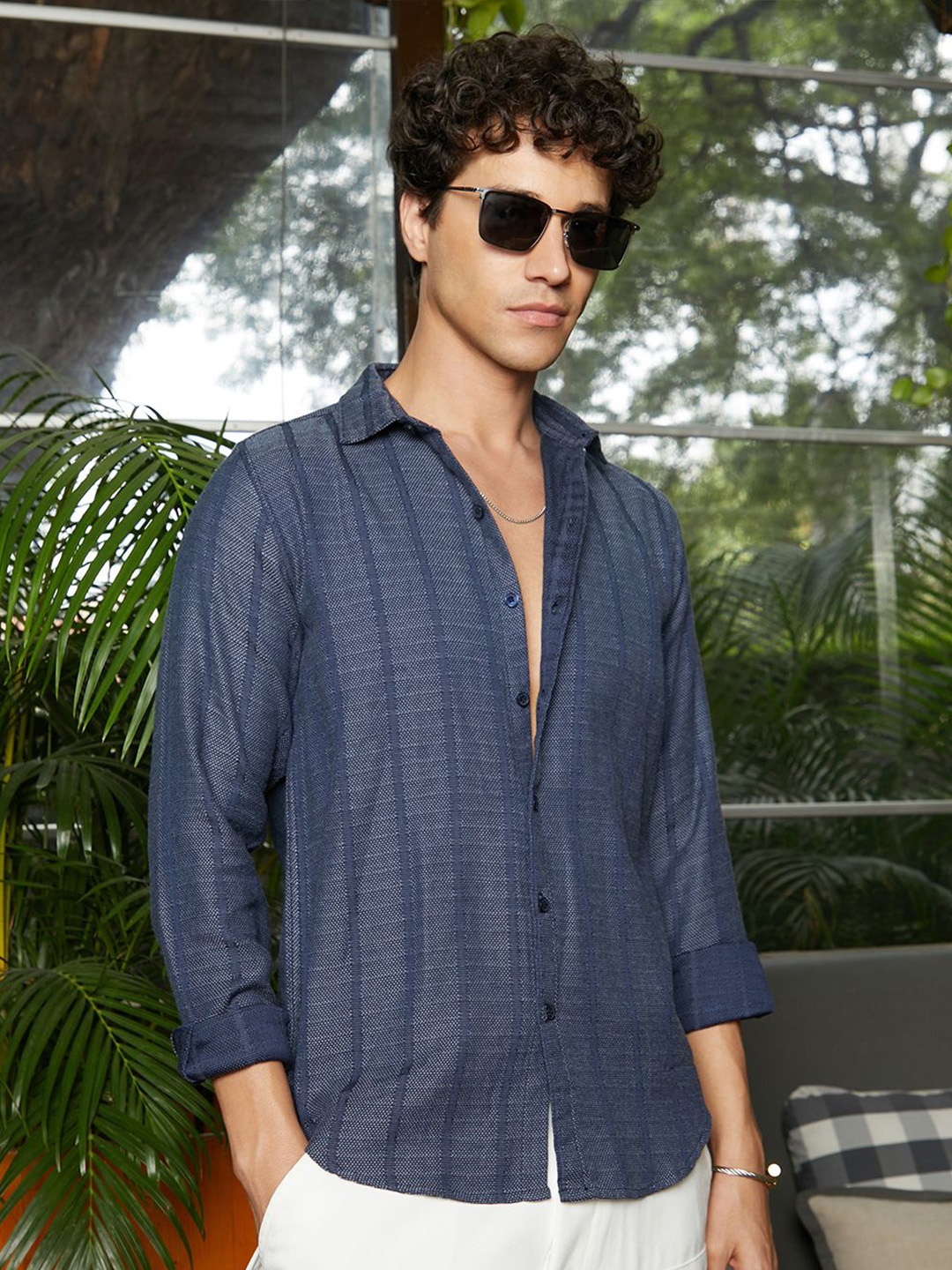 

Campus Sutra Men Comfort Spread Collar Solid Casual Shirt, Blue