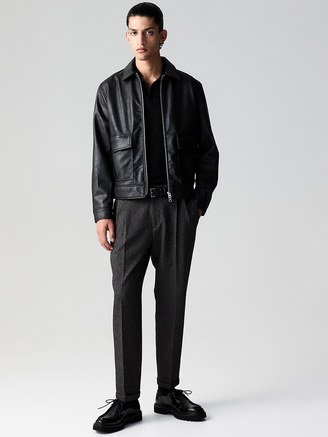 

H&M Men Mid Rise Tailored Trousers, Black