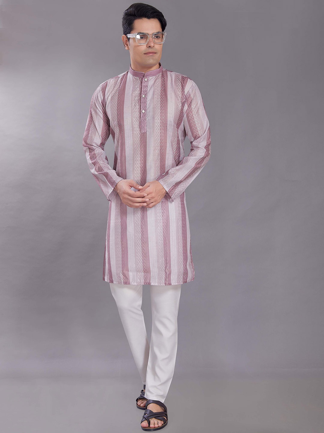 

DIVISIVE Geometric Embroidered Mandarin Collar Sequinned Straight Kurta, Pink