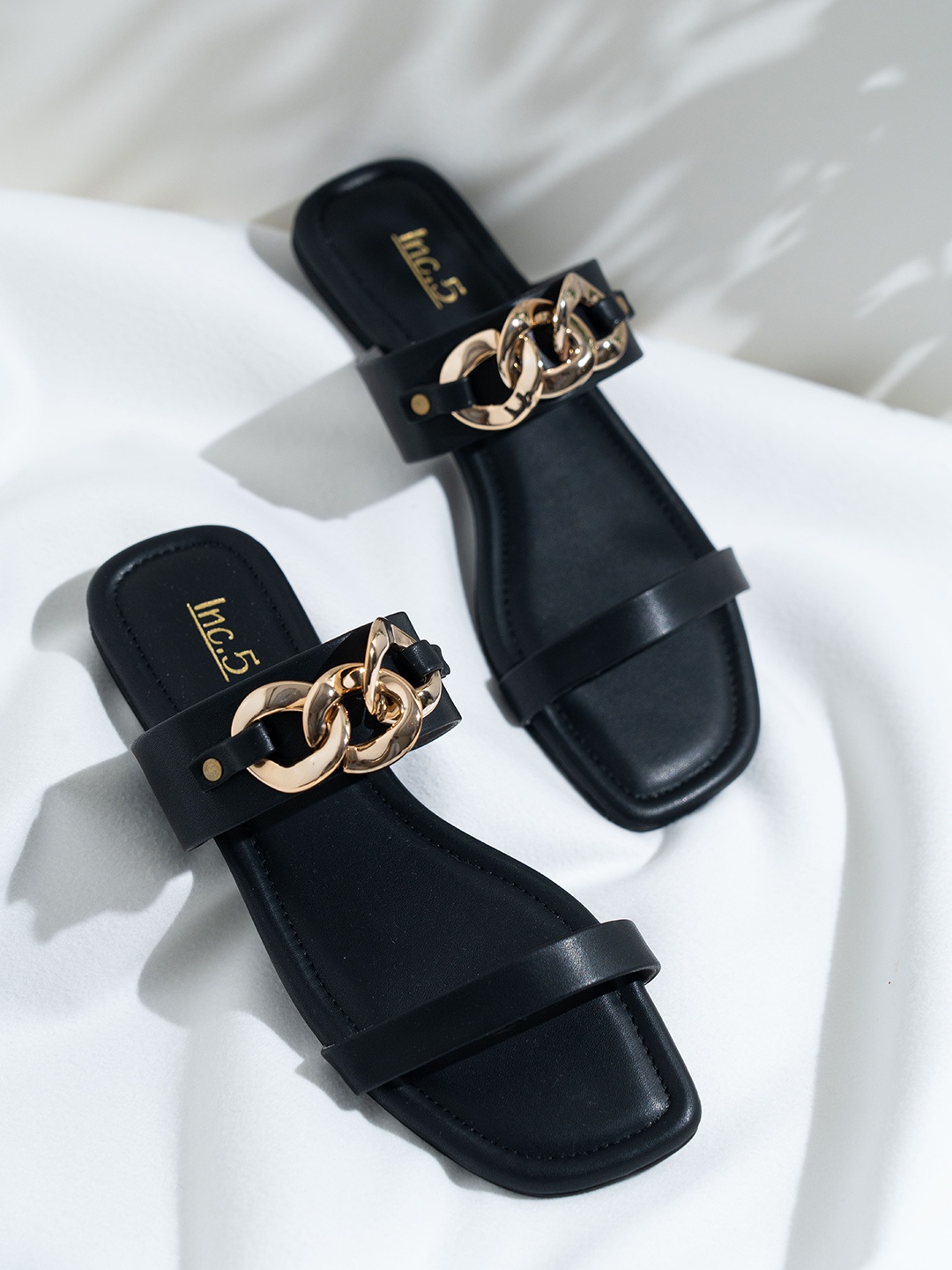 

Inc 5 Women Open Toe Flats, Black