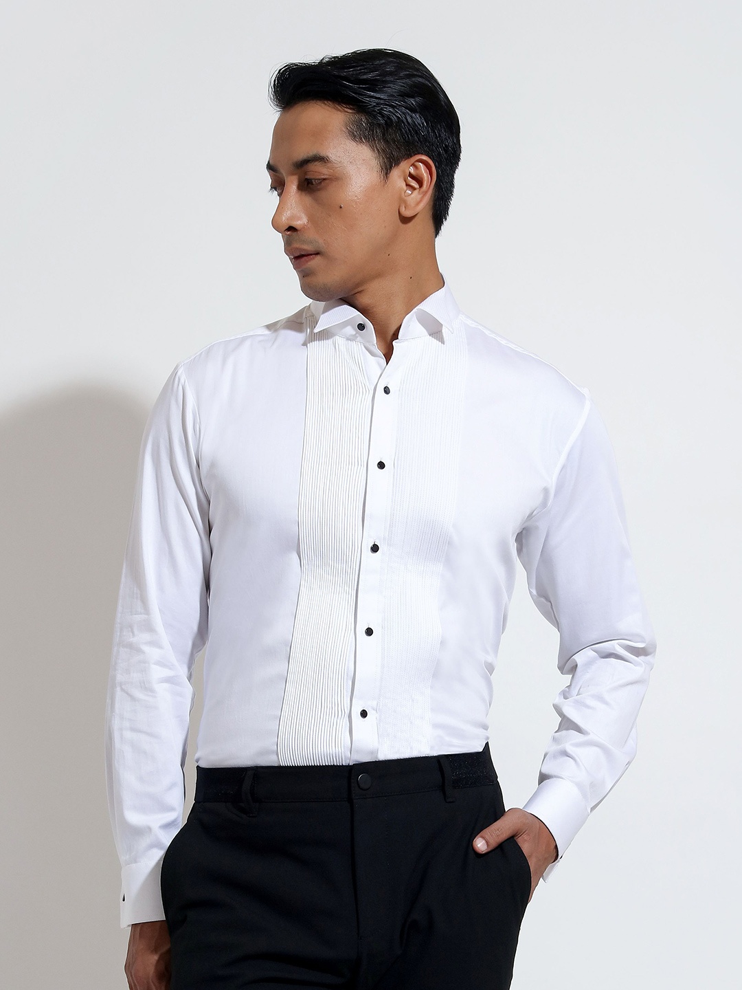 

VIVEK KARUNAKARAN Men Slim Fit Shirt, White