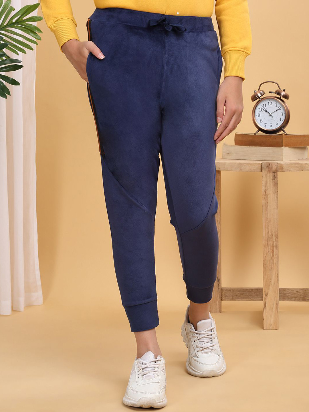 

Sweet Dreams Girls Mid-Rise Joggers, Navy blue