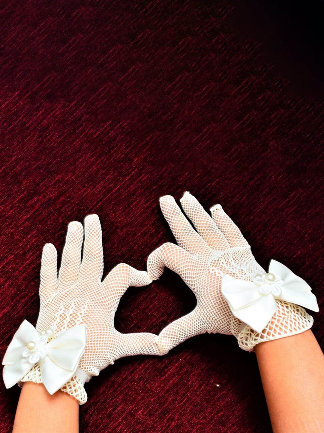 

TIPY TIPY TAP Girls Full Finger Winter Gloves, Cream