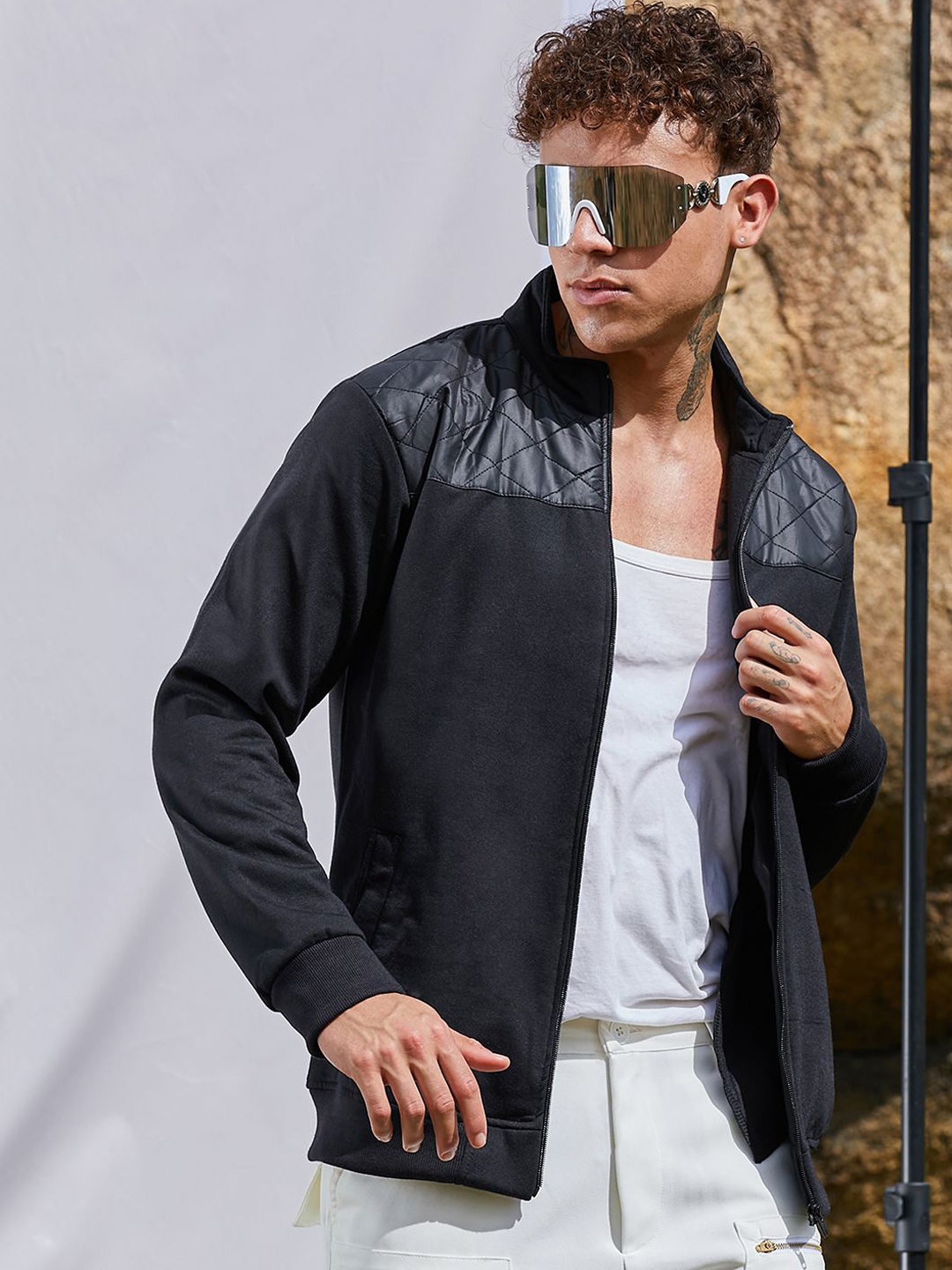 

Campus Sutra Men Mock Collar Self Design Cotton Casual Quilted Jacket, Black