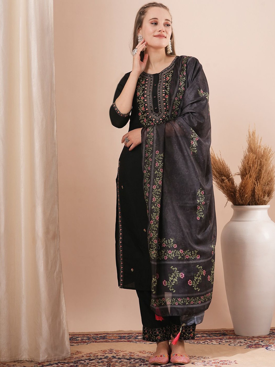 

FASHOR Floral Yoke Design Sequinned Kurta With Trousers & Dupatta, Black