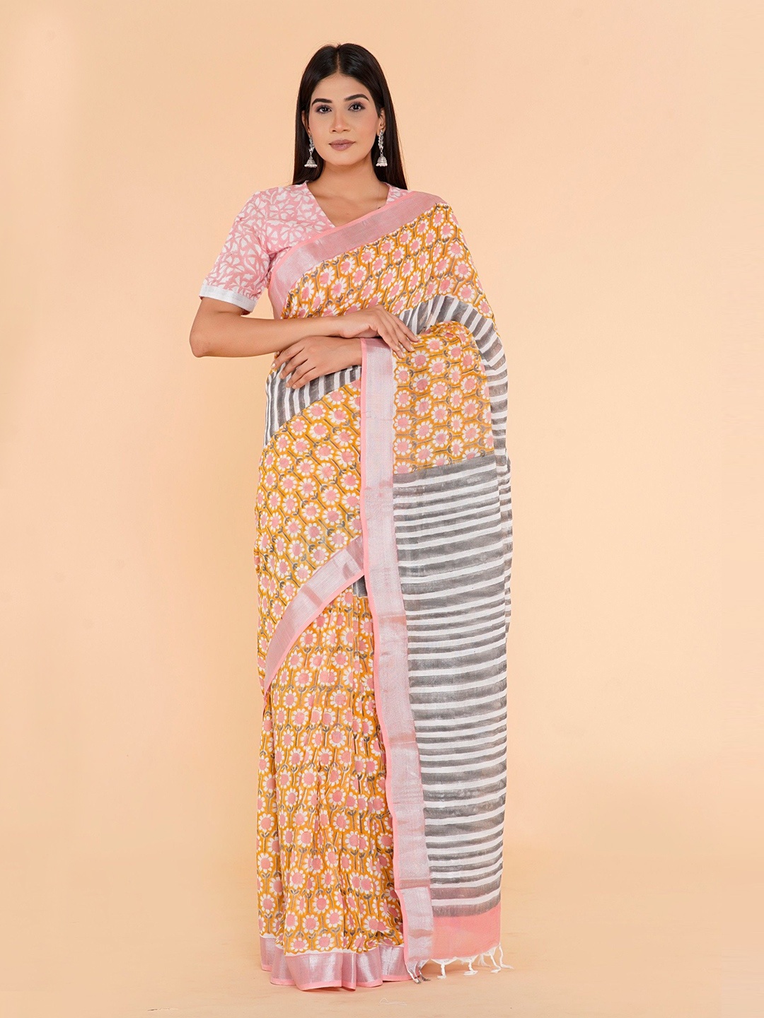 

Shivanya Handicrafts women Linen Blend Saree, Orange