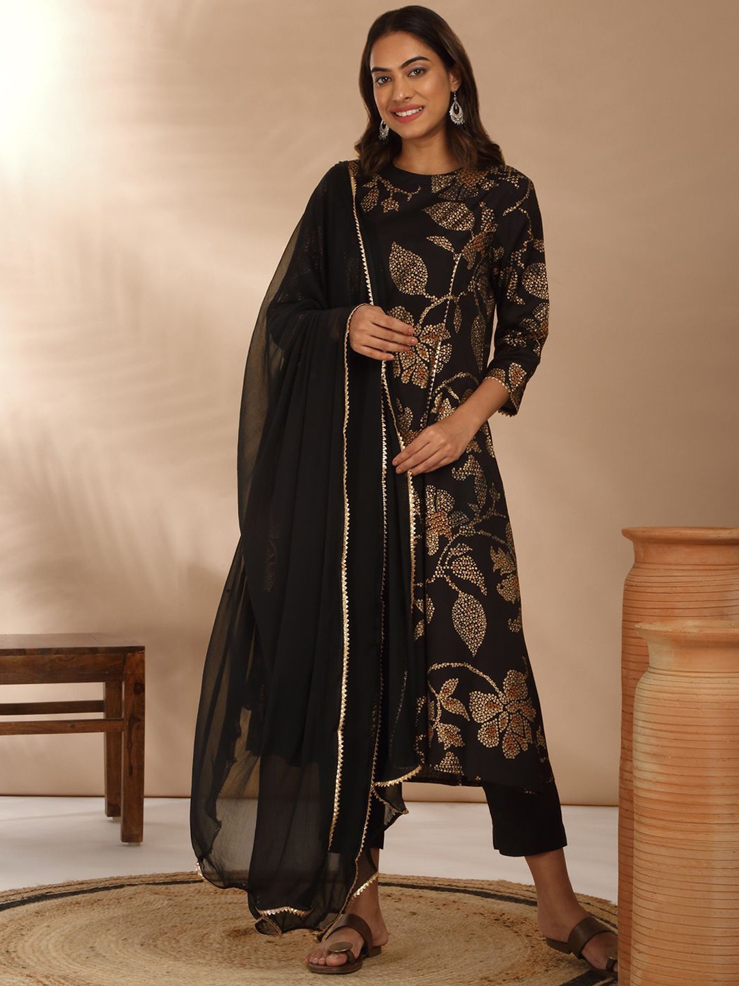 

Likha Woven Design Printed Kurta with Trouser & Dupatta, Black