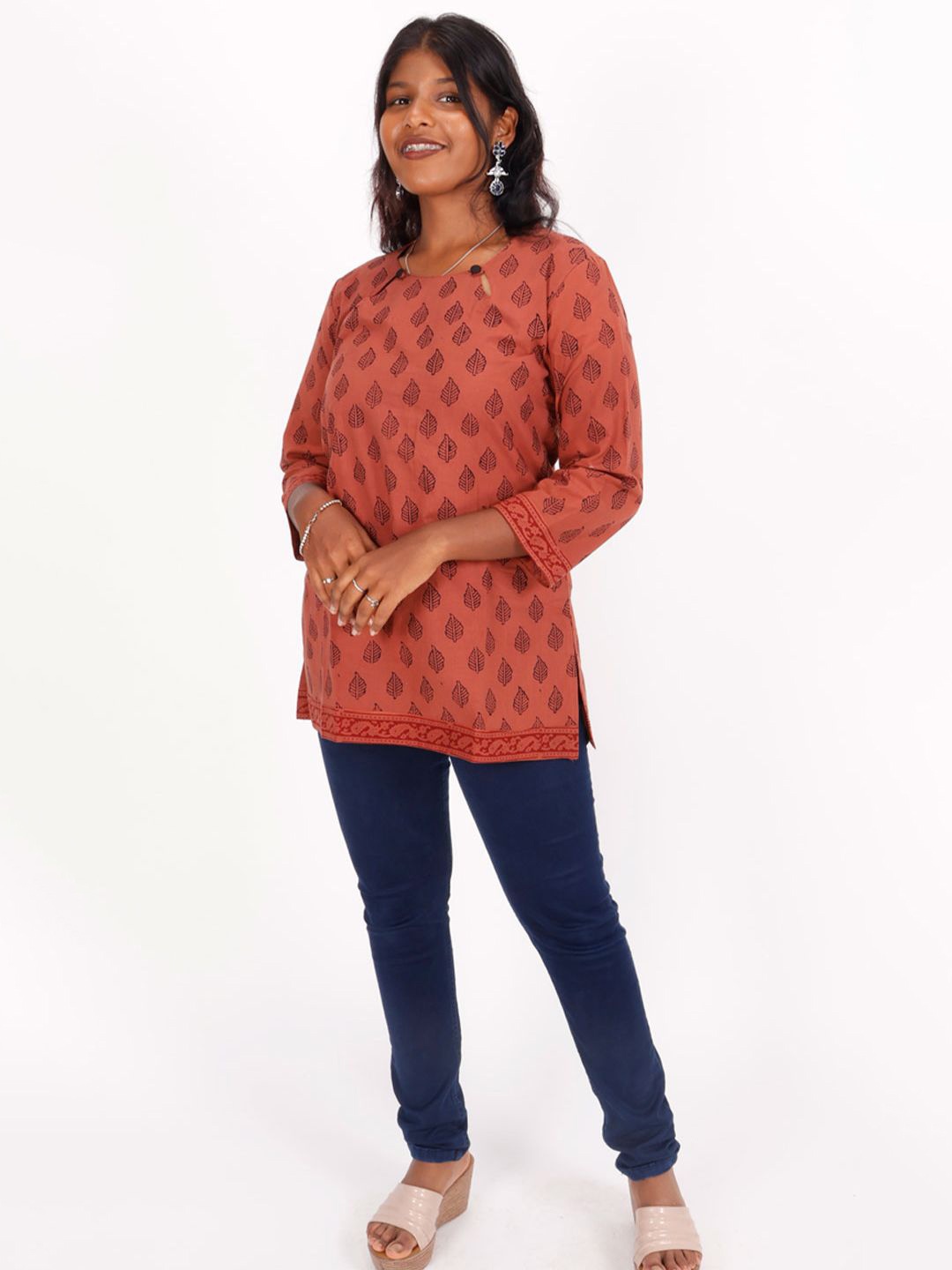 

Avishya Women Tropical Printed Pure Cotton Kurti, Rust