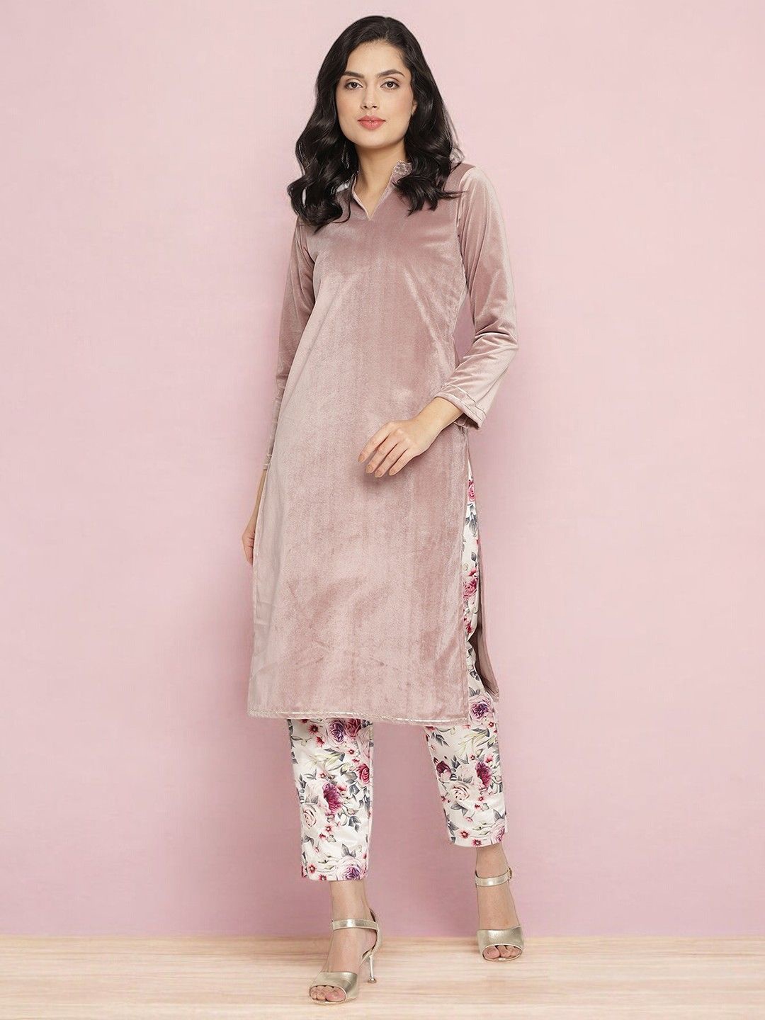 

Ahalyaa Rose Gold Mandarin Collar Gotta Patti Velvet Straight Kurta with Trousers