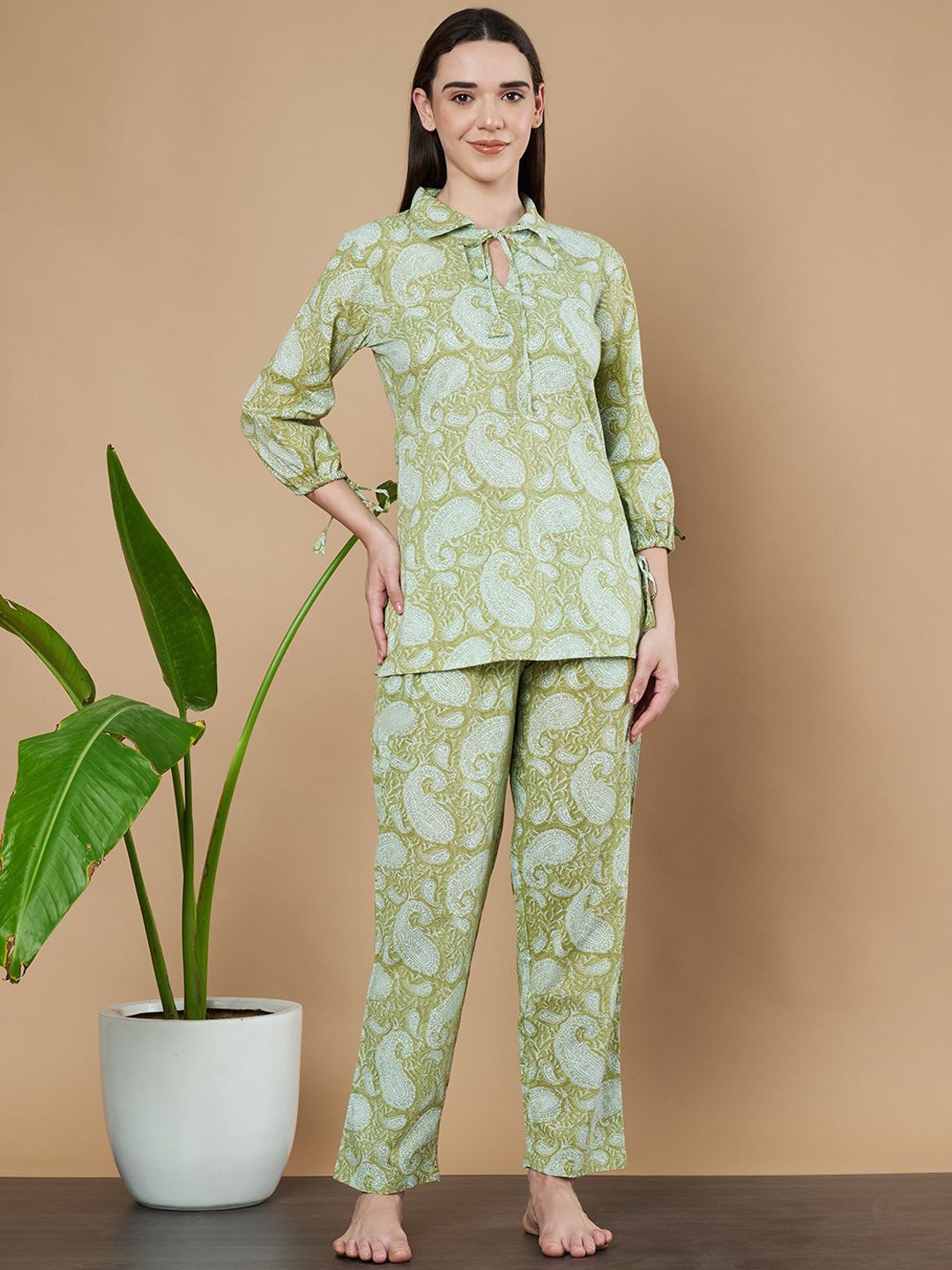 

ETC Women Ethnic Motifs Printed Cotton Night suit, Green