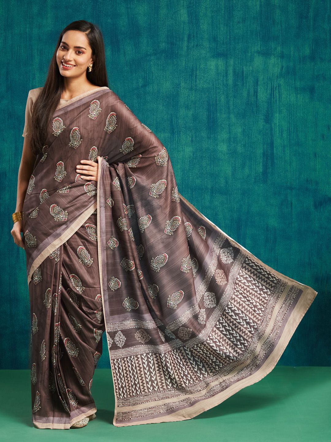 

RACHNA Paisley Printed Ready to Wear Saree, Coffee brown