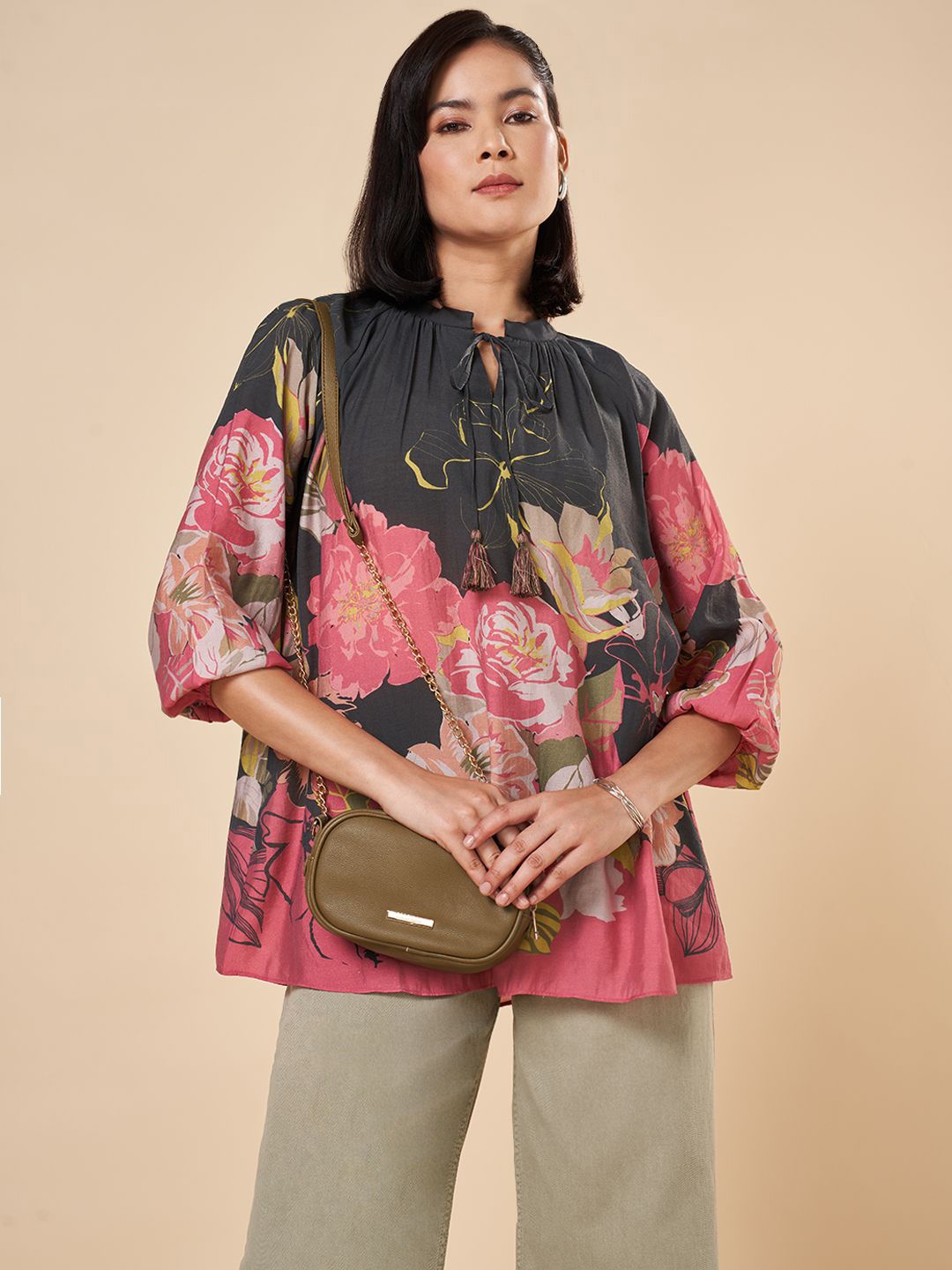

Marigold Lane Women Floral Printed Tie-Up Neck Top, Charcoal
