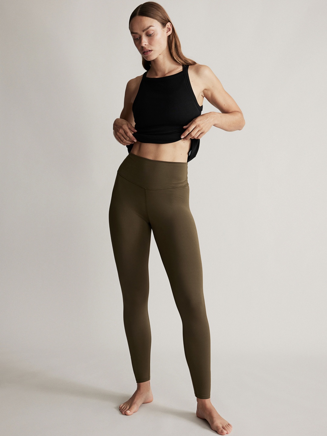 

H&M Women Ankle Length Sports Leggings In SoftMove, Khaki