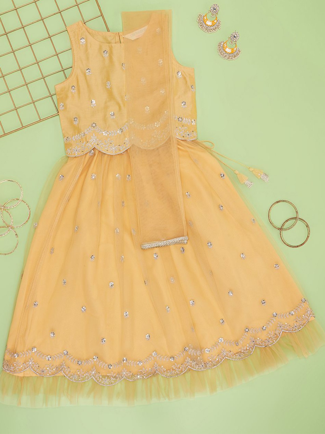 

AKKRITI BY PANTALOONS Girls Embroidered Ready to Wear Lehenga & Blouse With Dupatta, Yellow