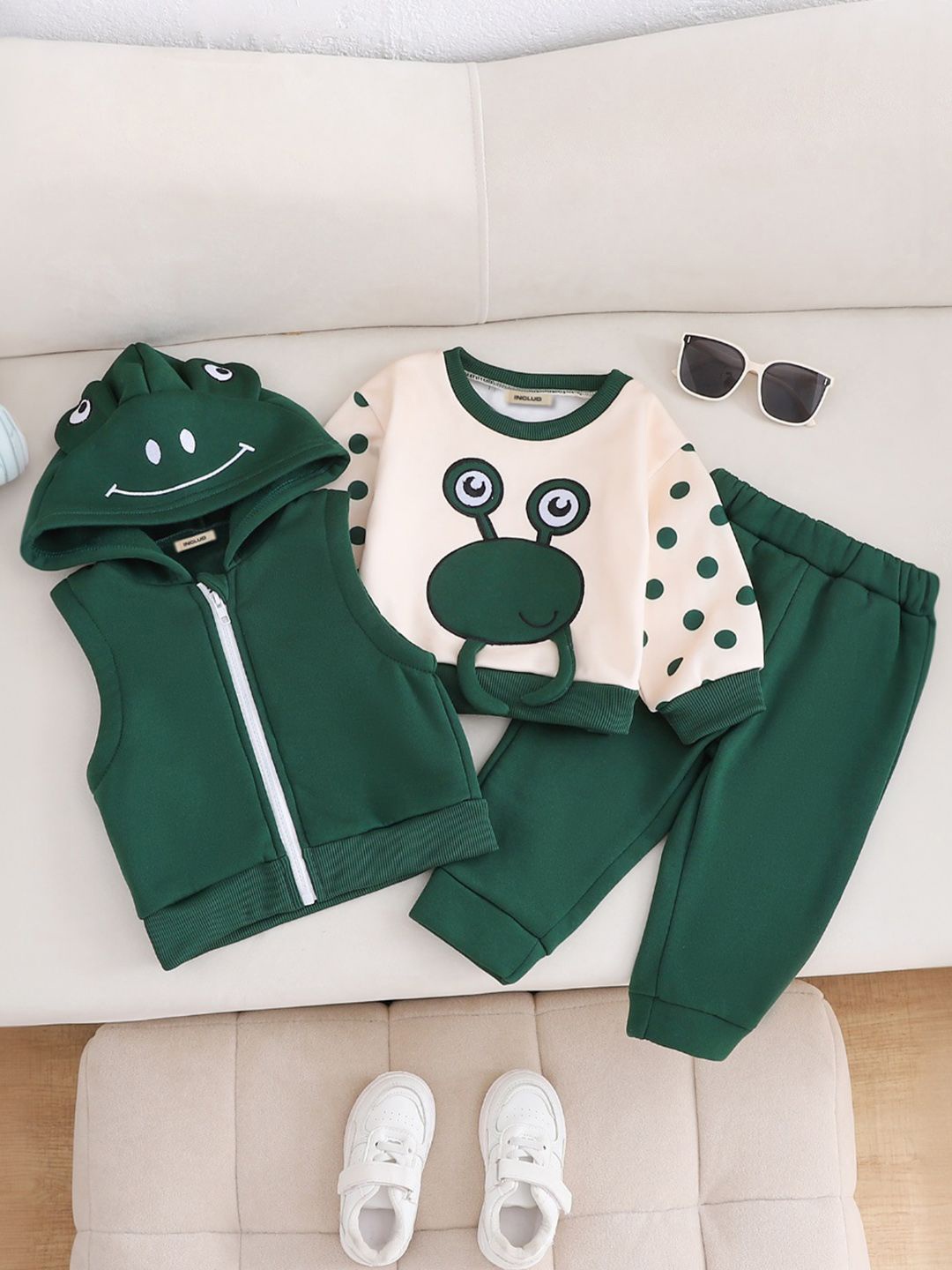 

INCLUD Boys Printed Hooded Jacket with Sweatshirt with Trouser, Green