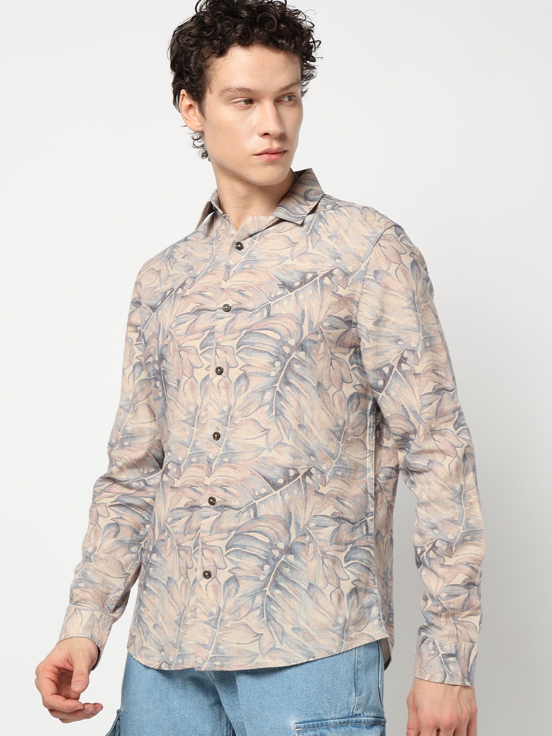 

Blue Buddha Men Comfort Spread Collar Floral Printed Cotton Tailored Fit Casual Shirt, Beige