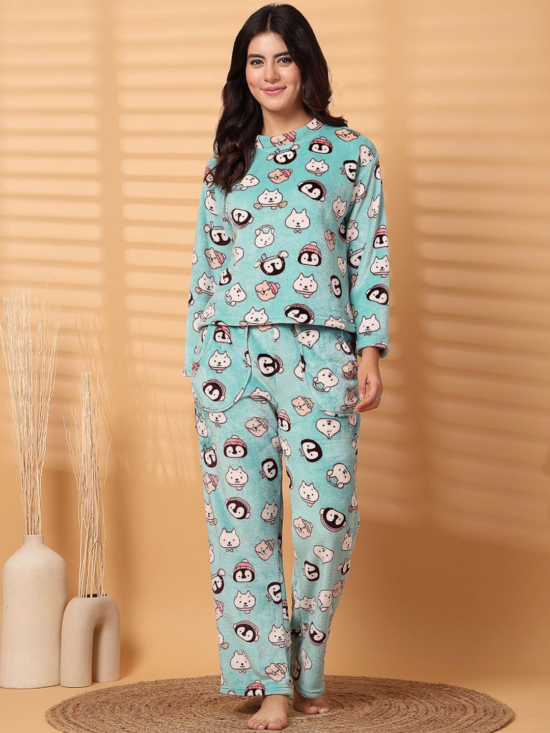 

Secret Wish Women Printed Hooded Woolen Maternity Night Suit, Green