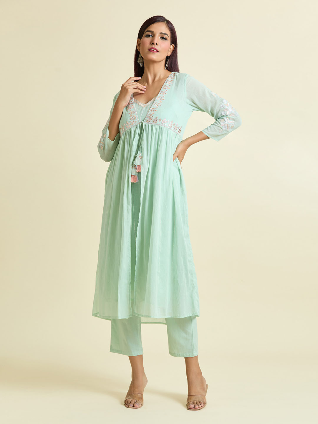 

Samyukta Singhania Floral Embroidered Regular Thread Work Straight Kurta with Trousers & Jacket, Green