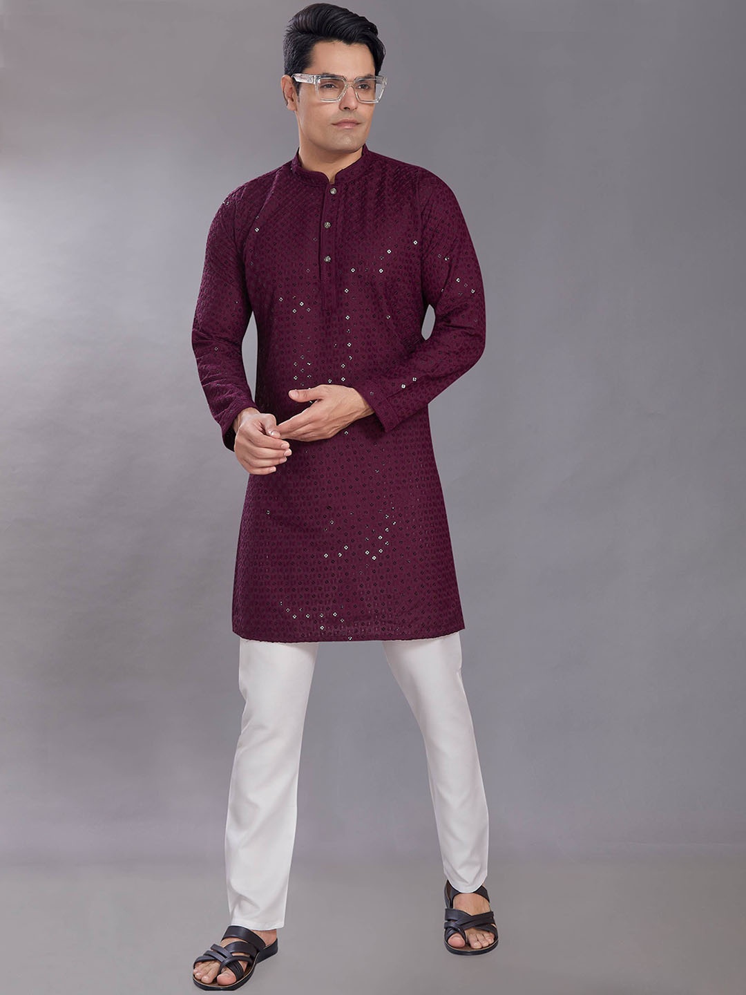 

DIVISIVE Geometric Embroidered Sequinned Mandarin Collar Straight Kurta, Purple