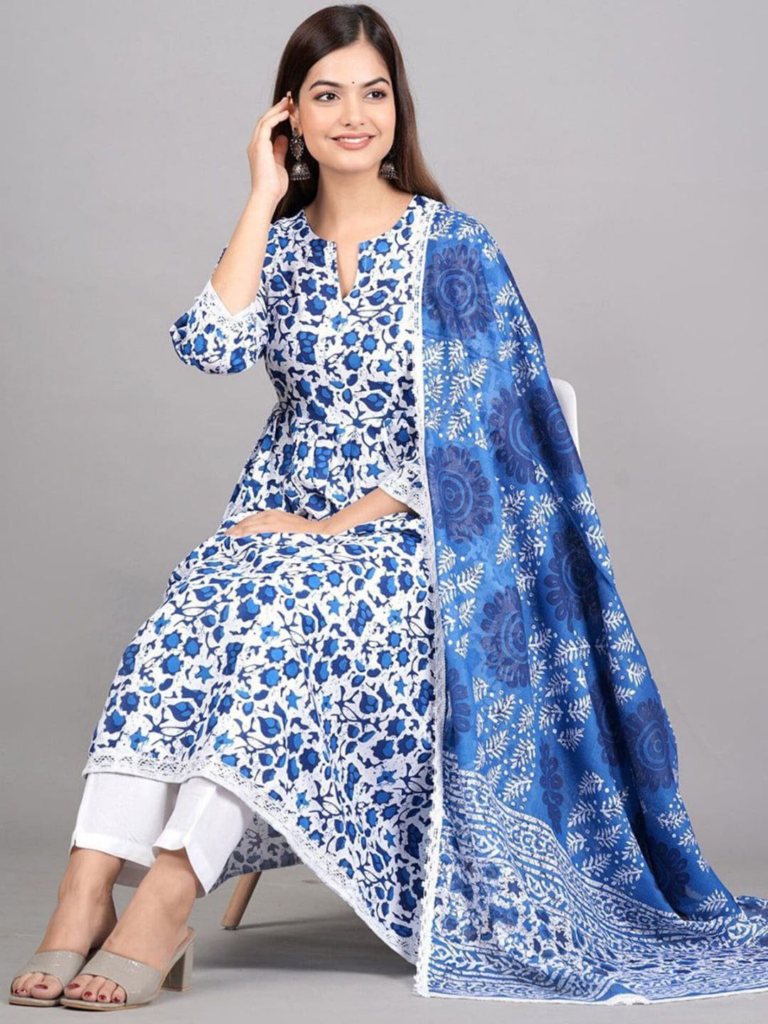 

AWRIYA Floral Printed Regular Anarkali Kurta with Trousers & Dupatta, Blue