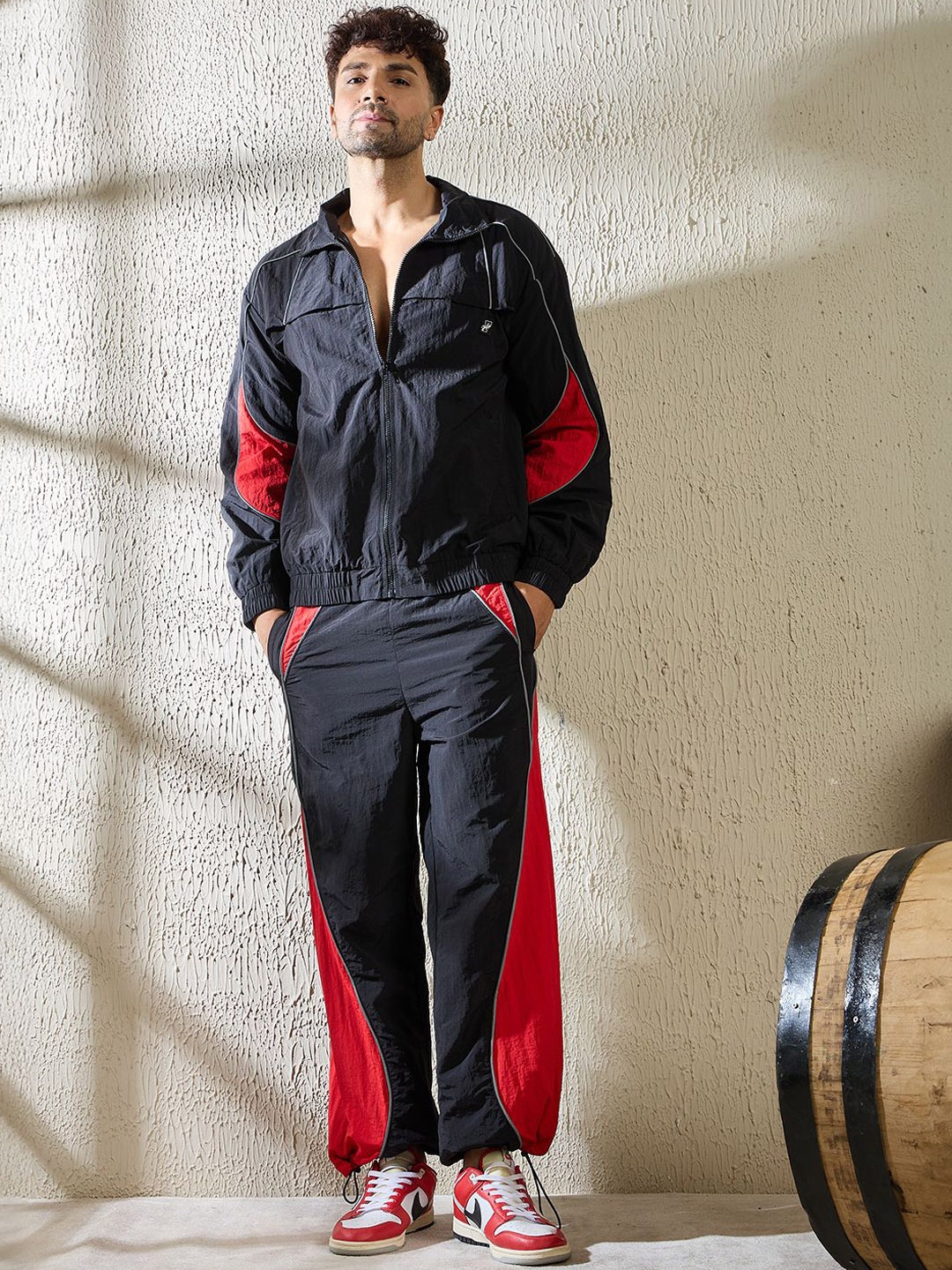 

FUGAZEE Men Colourblocked Tracksuits, Black