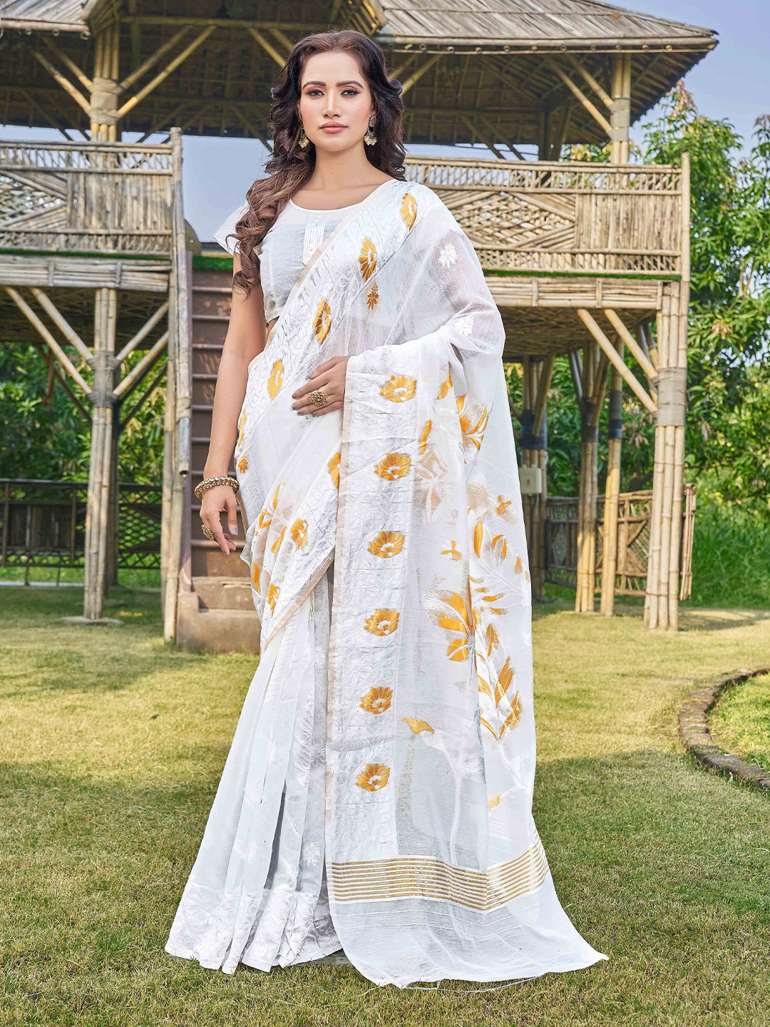 

JustEthnic Woven Design Zari Jamdani Saree, White