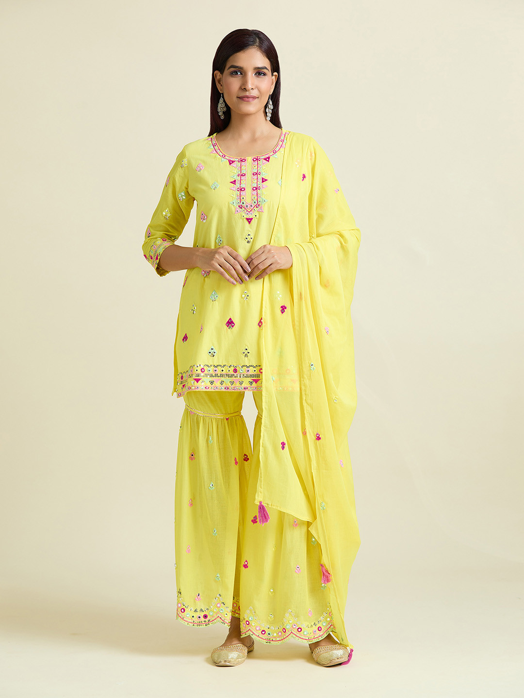 

Samyukta Singhania Floral Printed Regular Pure Cotton Straight Kurti with Sharara & Dupatta, Yellow