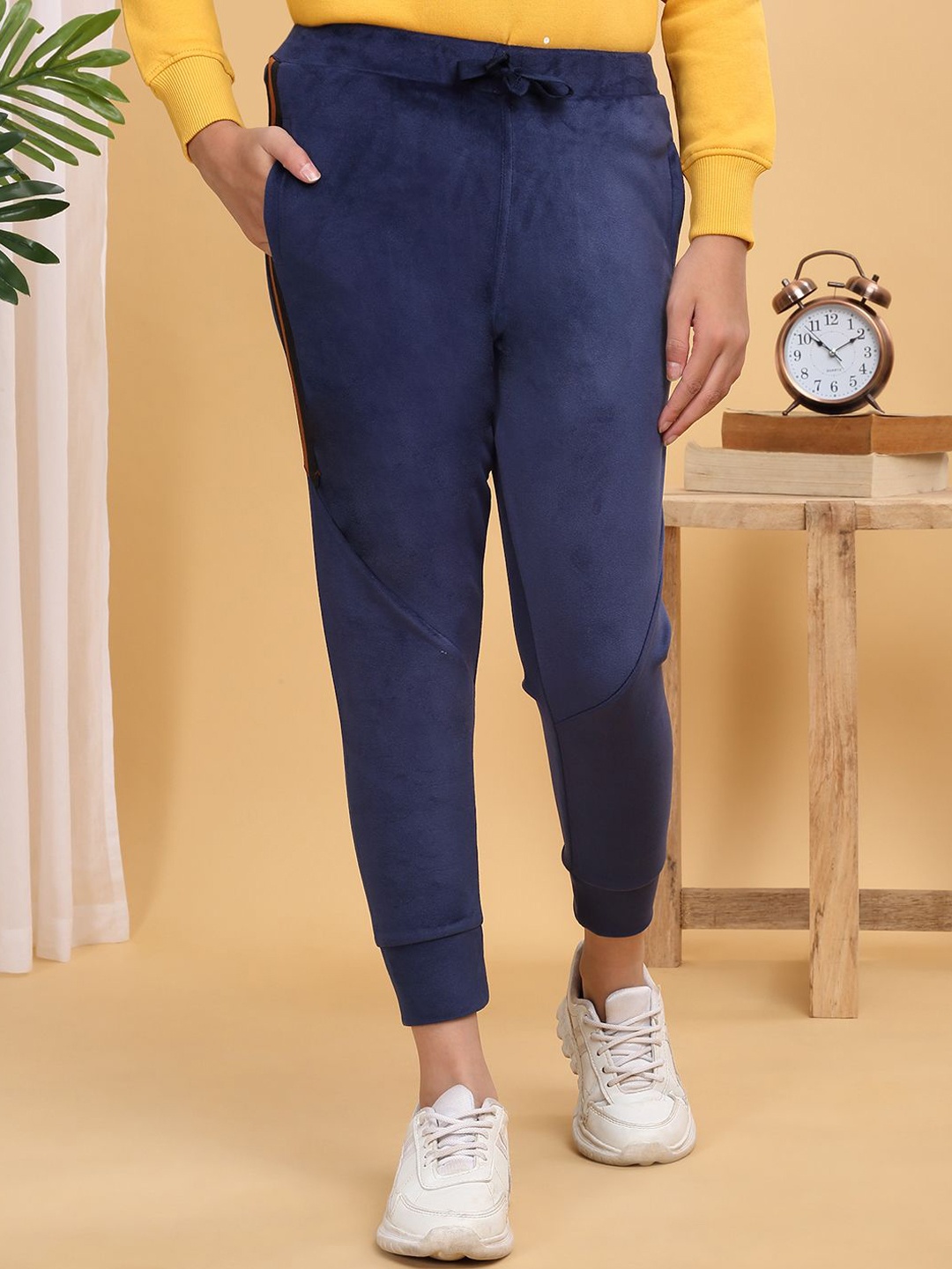 

Sweet Dreams Girls Mid Rise Joggers, Navy blue