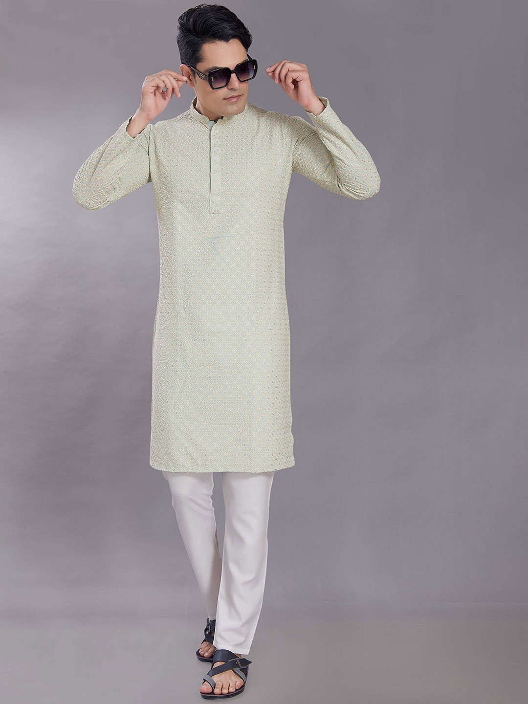 

DIVISIVE Floral Embroidered Mandarin Collar Sequinned Straight Kurta, Blue