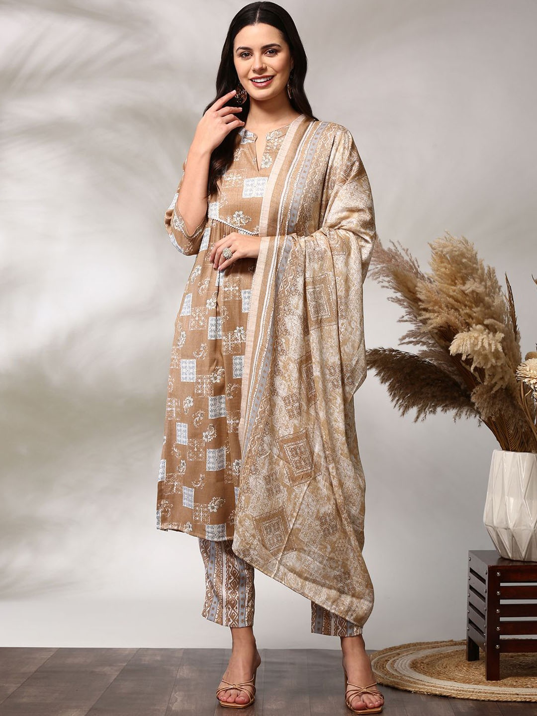 

Anouk Floral Printed Regular Straight Kurta with Trousers & Dupatta, Beige
