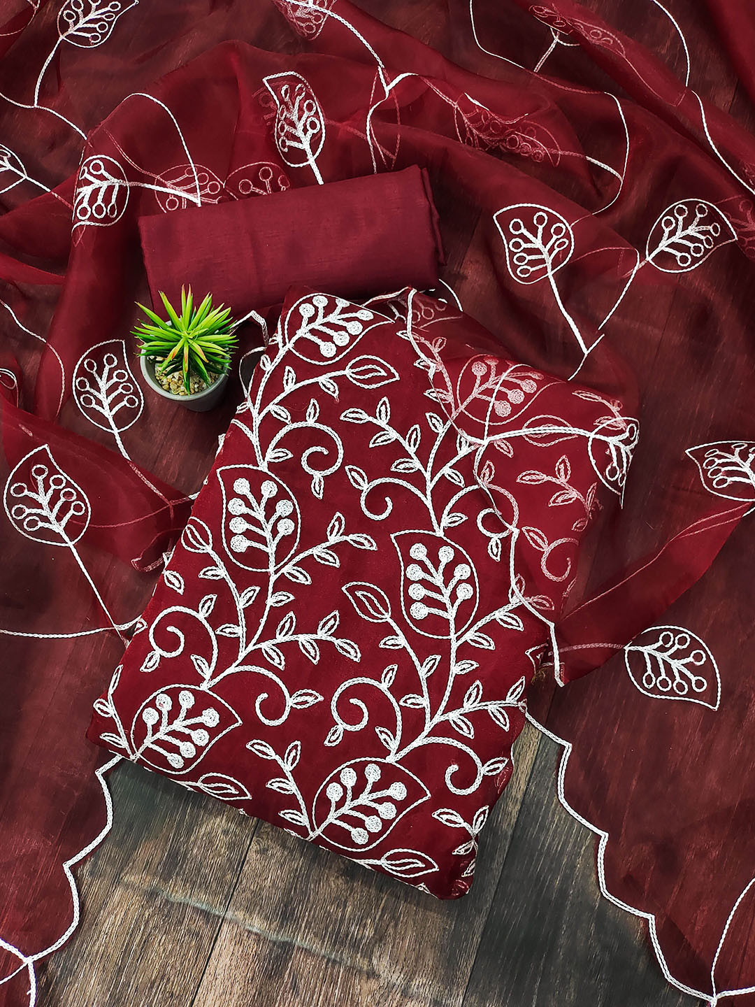 

Maroosh Floral Embroidered Thread Work Organza Unstitched Dress Material, Maroon