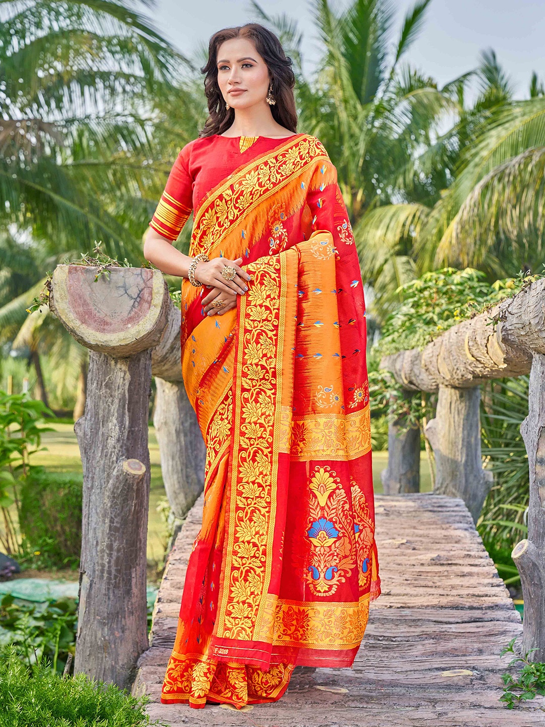 

JustEthnic Floral Zari Jamdani Saree, Red