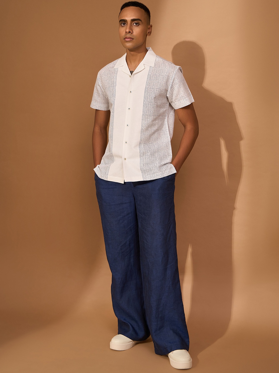 

VIVEK KARUNAKARAN Men Cuban Collar Micro Ditsy Printed Linen Slim Fit Casual Shirt, White