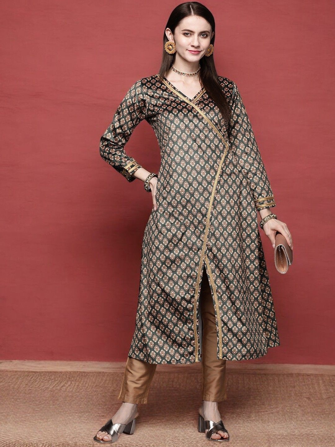 

Ahalyaa Floral Printed Angrakha Velvet A-Line Kurta, Green