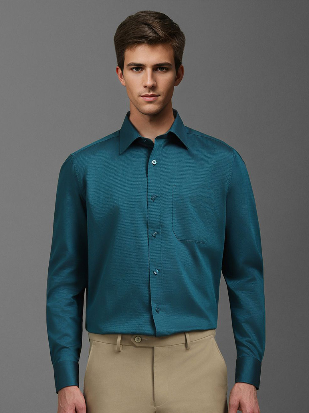 

Louis Philippe Men Classic Spread Collar Solid Cotton Formal Shirt, Green