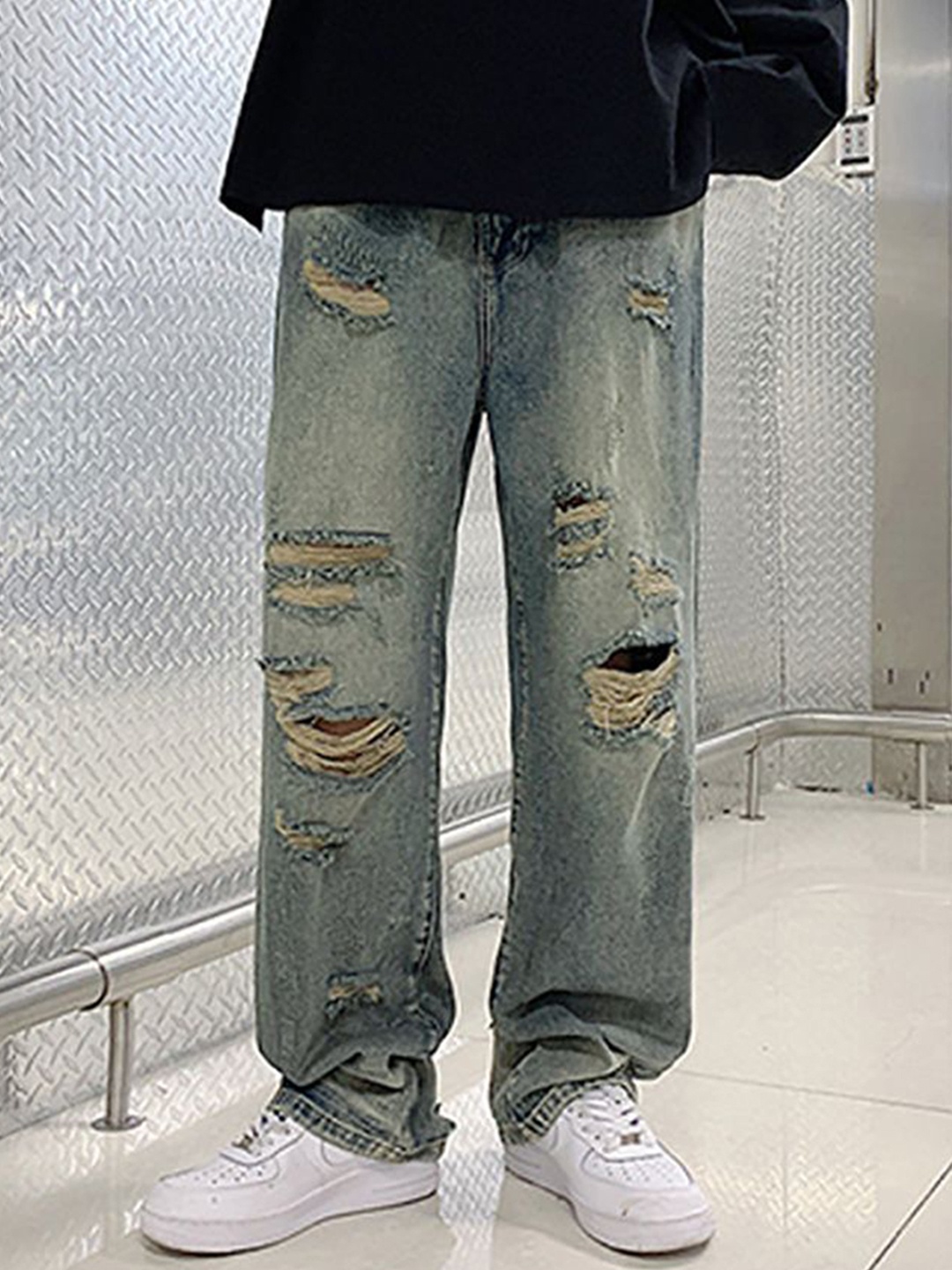 

StyleCast x Revolte Men Mildly Distressed Light Fade Jeans, Blue