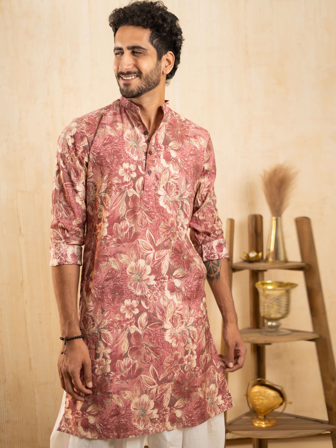 

Shasak Floral Printed Cotton Straight Kurta, Pink