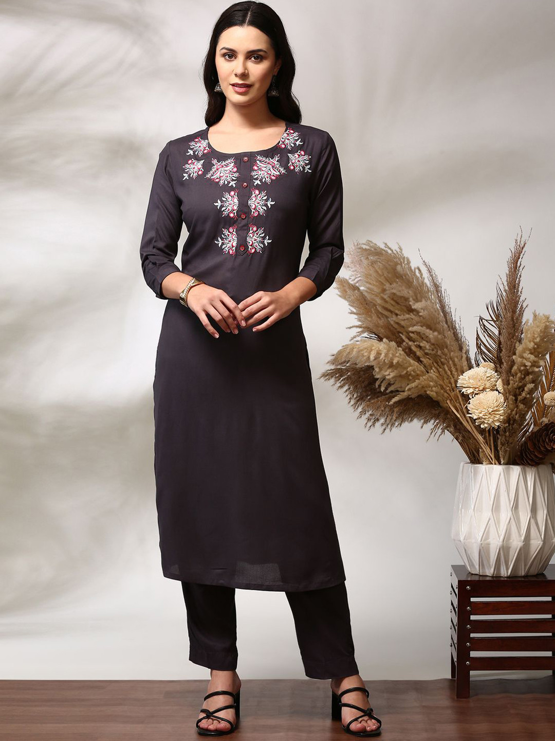 

Anouk Charcoal Floral Embroidered Straight Kurta With Trouser