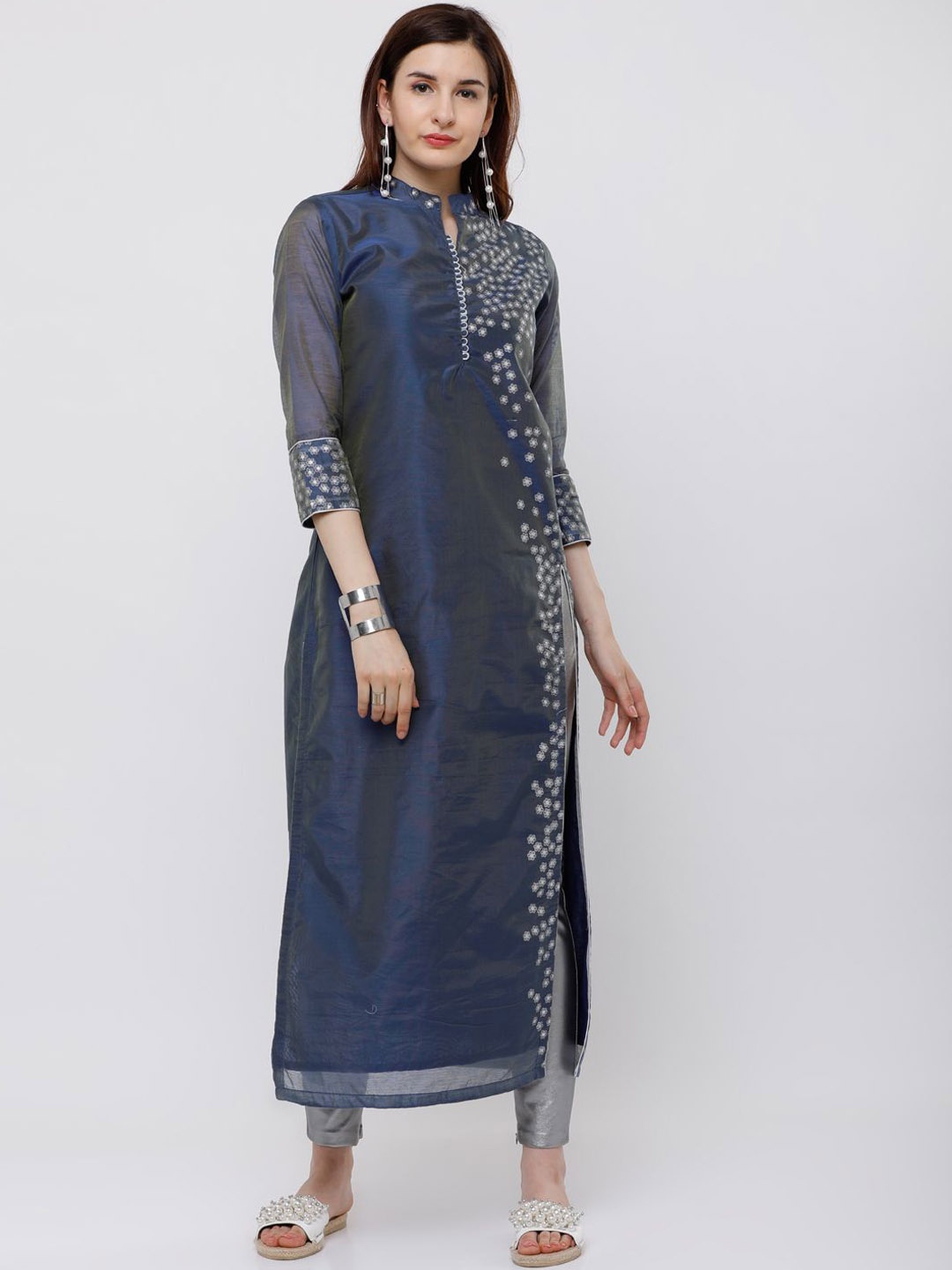 

Vishudh Blue Floral Printed Mandarin Collar Chanderi Straight Kurta