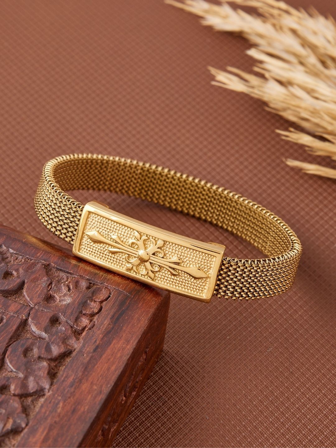 

PYLON Men Lykos Stainless Steel Elasticated Bracelet, Gold