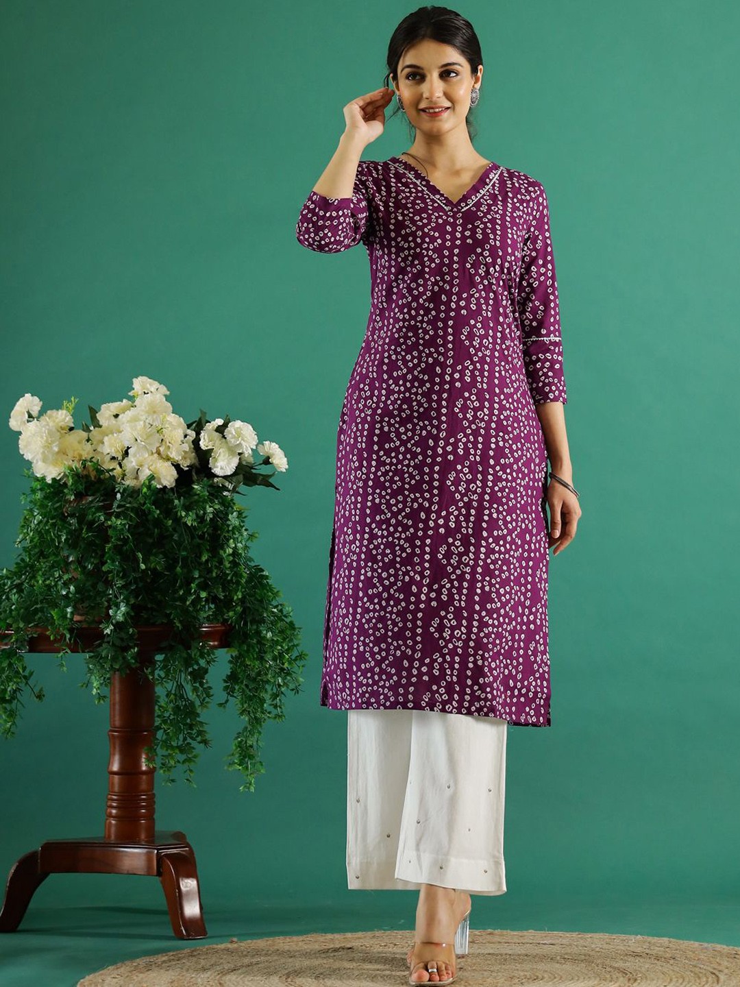 

RangDeep Bandhani Printed V-Neck Gotta Patti Straight Kurta, Purple