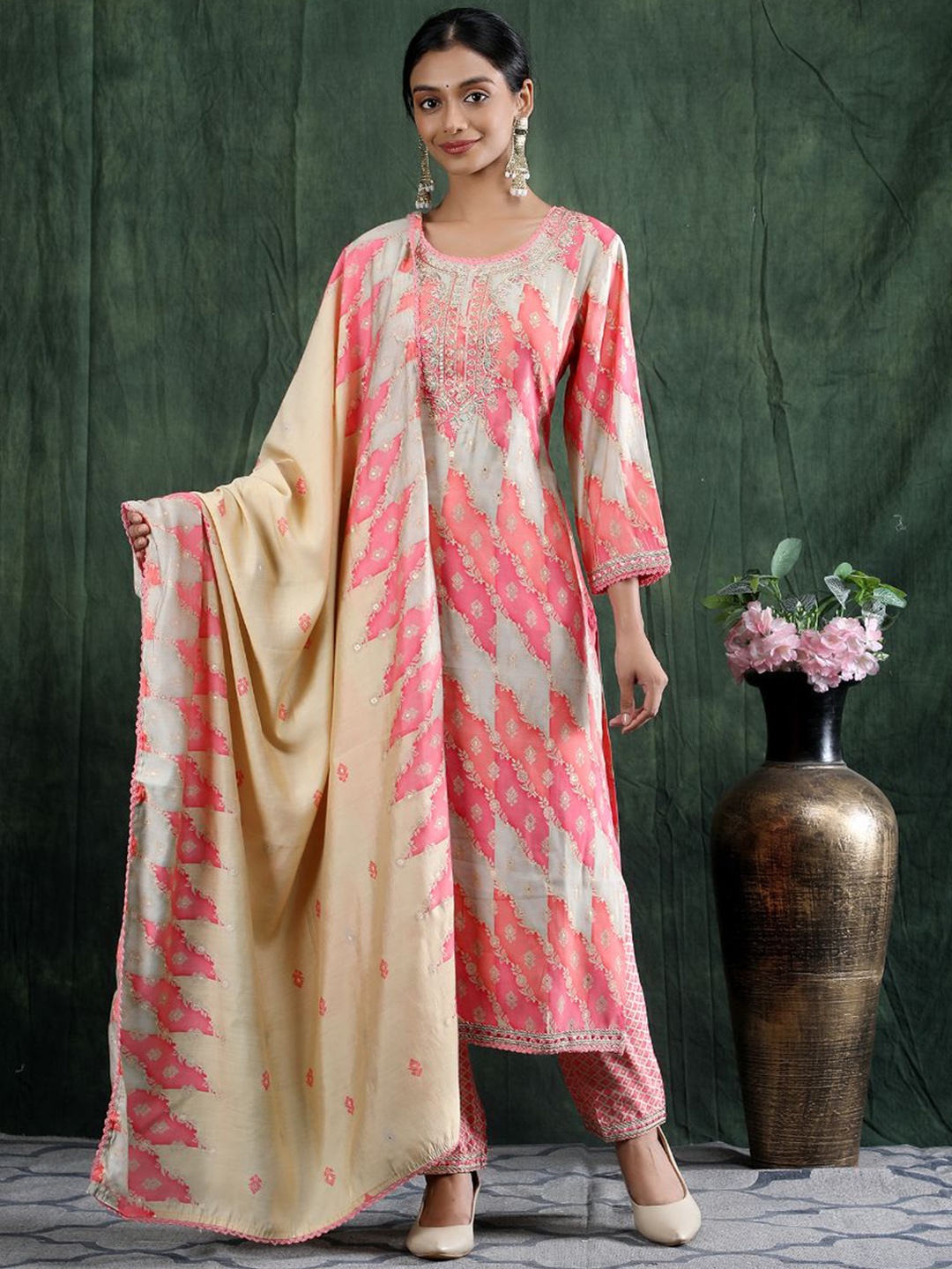 

Shifory embroidered Round Neck 3/4 Sleeve Orange Straight kurta Pant with Dupatta, Pink