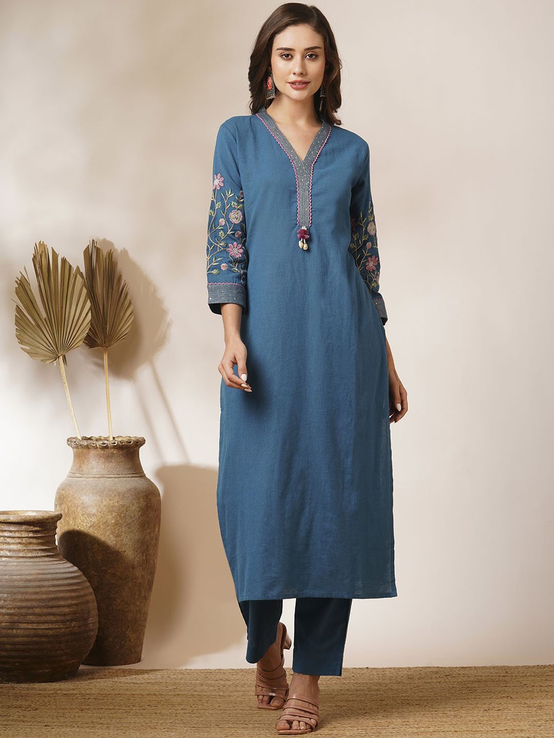 

FASHOR Floral Embroidered V-Neck Straight Fit Tunic With Trousers, Sea green
