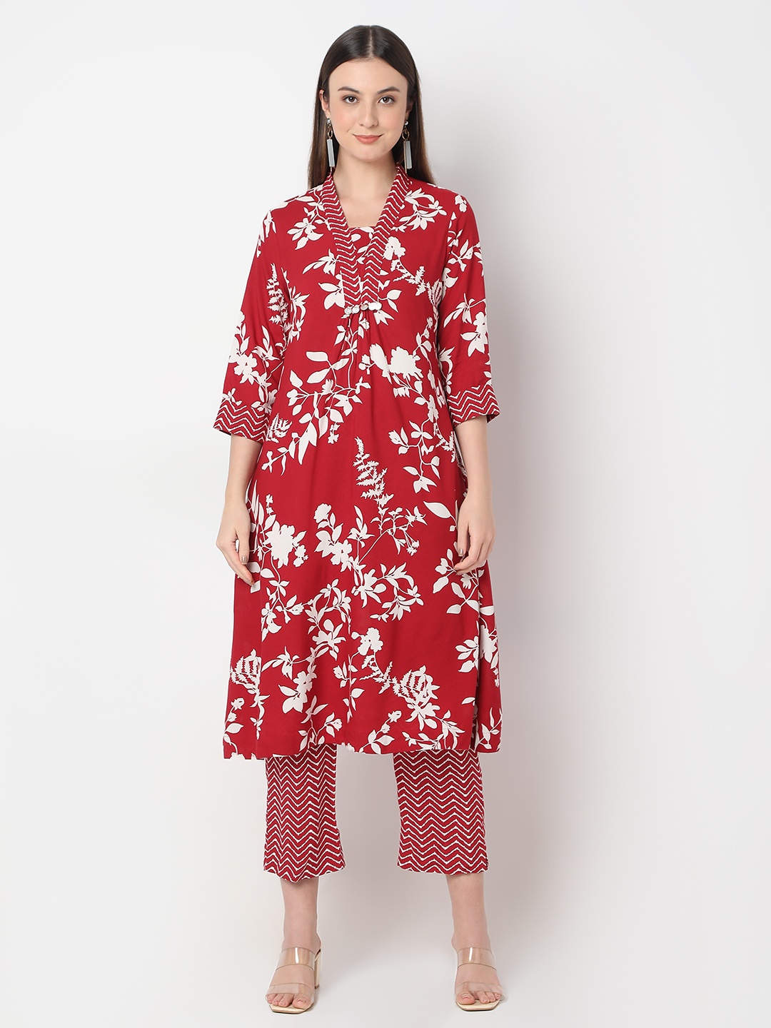 

NYLANGAN Floral Printed V Neck A Line Kurta, Red