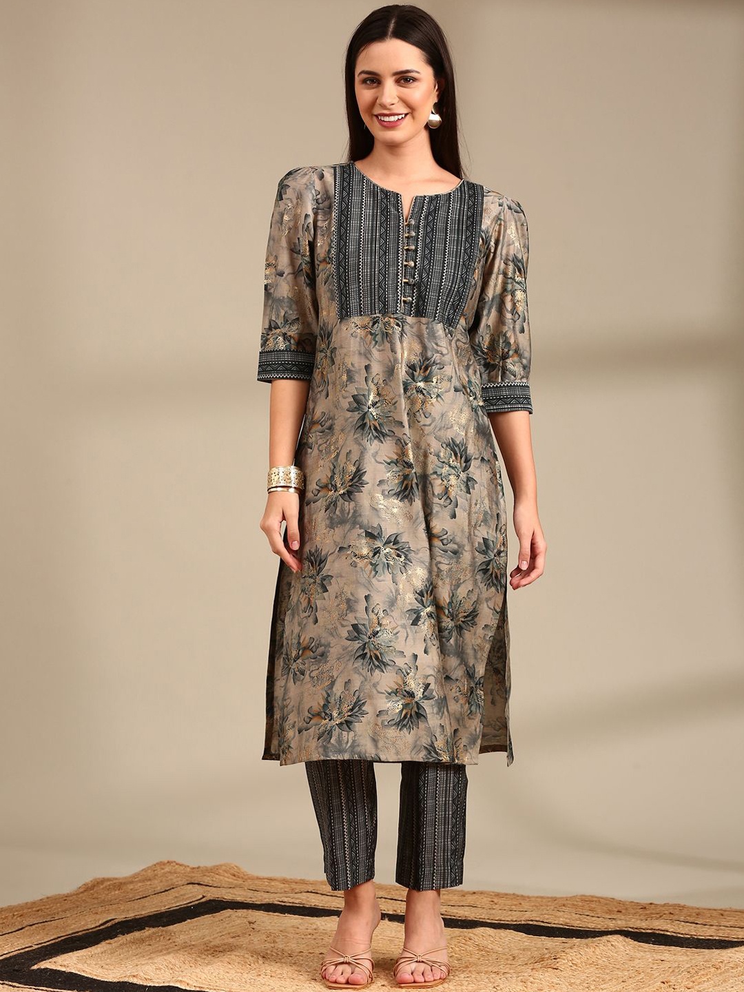 

Anouk Floral Printed Regular Straight Kurta with Trousers, Navy blue